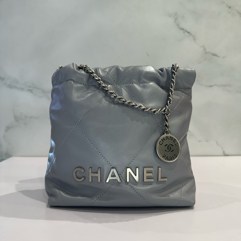 CHANEL 22 mini in grey